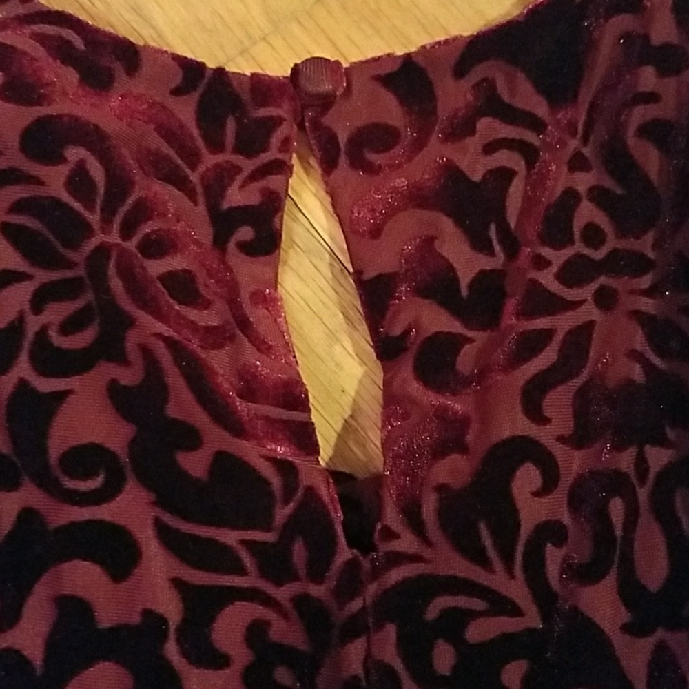 NWT burgundy velvety trapeze dress - Picture 7 of 8